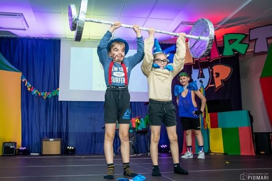  Grafika #74: START UP 2019 grafika