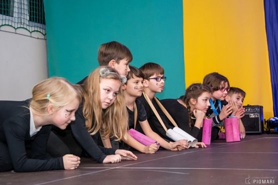  Grafika #75: START UP 2019 grafika