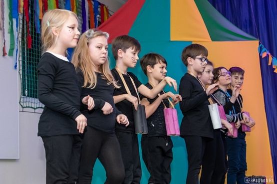  Grafika #76: START UP 2019 grafika