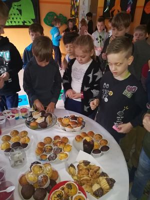  Grafika #3: Podsumowanie Kiermaszu Szkolnego grafika