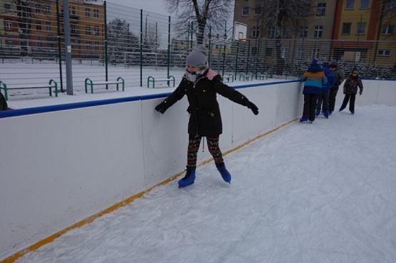  Grafika #1: WF ZIMĄ NA LODOWISKU grafika