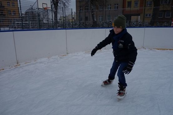  Grafika #2: WF ZIMĄ NA LODOWISKU grafika