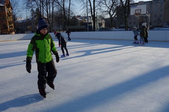  Grafika #10: WF ZIMĄ NA LODOWISKU grafika