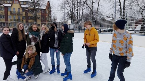  Grafika #30: WF ZIMĄ NA LODOWISKU grafika