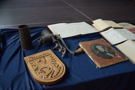  Grafika #3: Międzynarodowy Dzień Pamięci o Ofiarach Holokaustu grafika