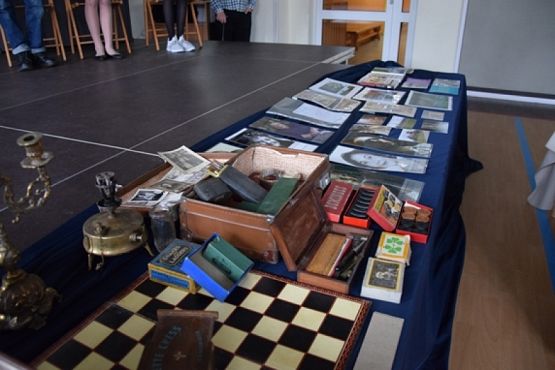  Grafika #8: Międzynarodowy Dzień Pamięci o Ofiarach Holokaustu grafika