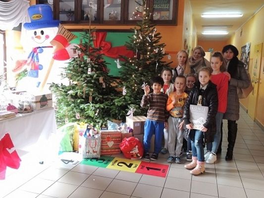  Grafika #4: Podziękowanie dla rodziców i uczniów SJSP, w zorganizowaniu paczek dla potrzebujących rodzin grafika