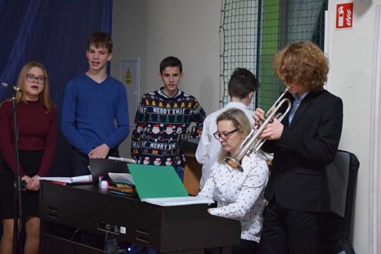  Grafika #12: WIGILIE KLASOWE I WSPÓLNE KOLĘDOWANIE - fotorelacja grafika