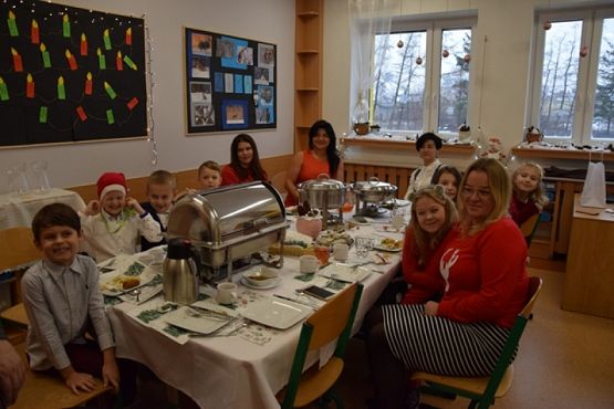  Grafika #15: WIGILIE KLASOWE I WSPÓLNE KOLĘDOWANIE - fotorelacja grafika