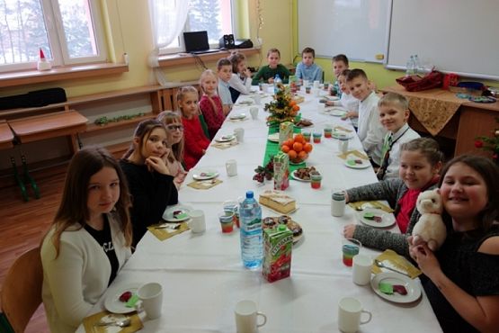  Grafika #21: WIGILIE KLASOWE I WSPÓLNE KOLĘDOWANIE - fotorelacja grafika