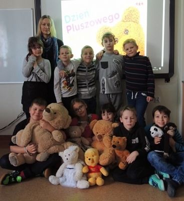 Grafika #5: Klasa IIa obchodziła Światowy Dzień Pluszowego Misia grafika