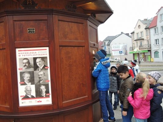  Grafika #2: Niepodległość w fotoplastykonie grafika