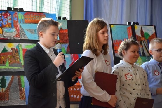  Grafika #0: 100 lecie odzyskania przez Polskę niepodległości . grafika