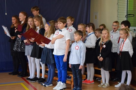  Grafika #1: 100 lecie odzyskania przez Polskę niepodległości . grafika