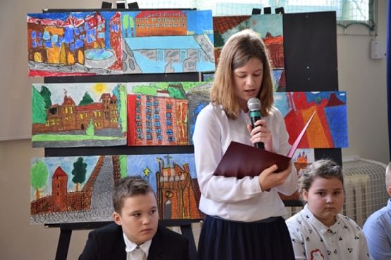  Grafika #2: 100 lecie odzyskania przez Polskę niepodległości . grafika