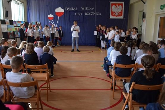  Grafika #3: 100 lecie odzyskania przez Polskę niepodległości . grafika