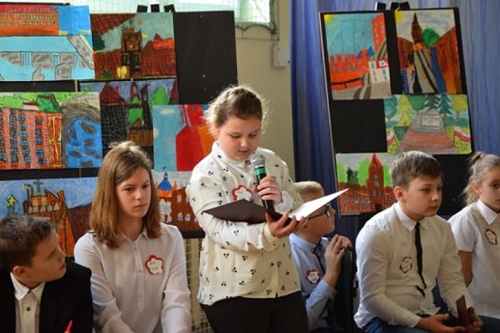  Grafika #6: 100 lecie odzyskania przez Polskę niepodległości . grafika