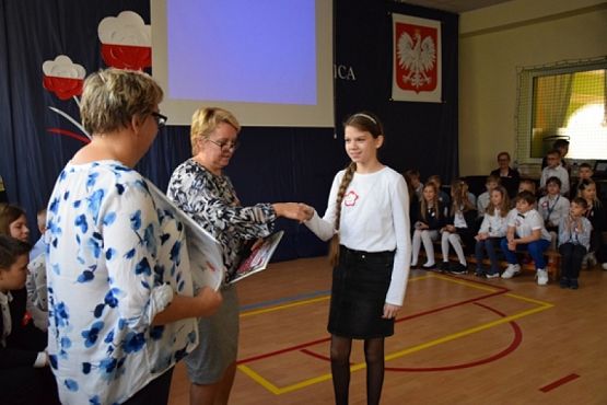  Grafika #7: 100 lecie odzyskania przez Polskę niepodległości . grafika