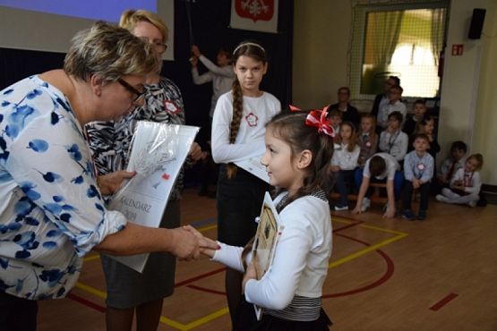  Grafika #10: 100 lecie odzyskania przez Polskę niepodległości . grafika