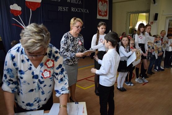  Grafika #14: 100 lecie odzyskania przez Polskę niepodległości . grafika