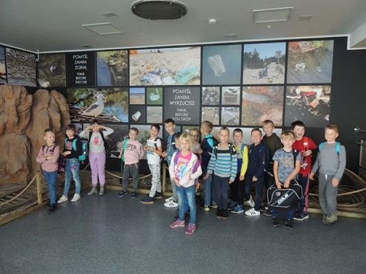  Grafika #22: Drugoklasiści w Oceanarium grafika