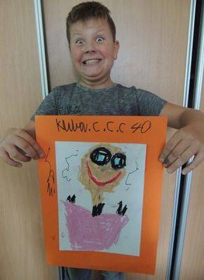  Grafika #6: UBIERZ SIĘ W UŚMIECH! JEST W JEDNYM ROZMIARZE A PASUJE DO KAŻDEGO! grafika