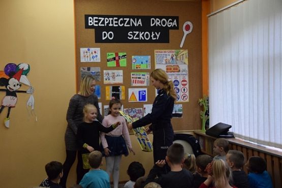  Grafika #1: Spotkanie z panią policjant grafika