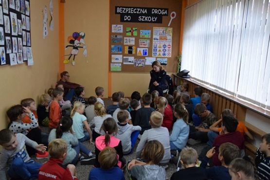  Grafika #2: Spotkanie z panią policjant grafika