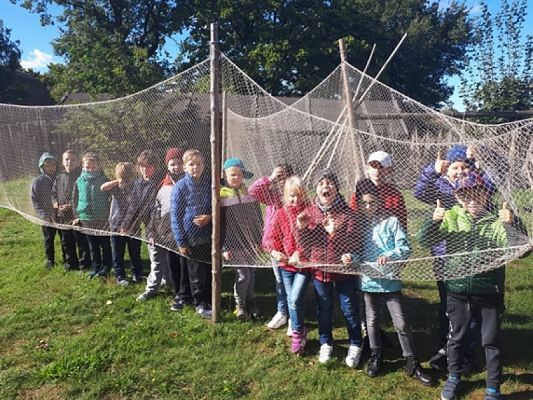  Grafika #3: Codzienne zajęcia Słowińców – wycieczka klas drugich do Kluk grafika