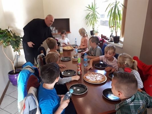  Grafika #1: Dzień Chłopaka kl IIb grafika