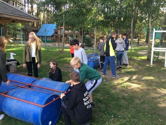  Grafika #10: KLASY SIÓDME W ŁAPINIE grafika