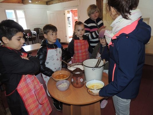  Grafika #5: ,,Wokół kuchennego pieca,czyli klasa III w Klukach grafika