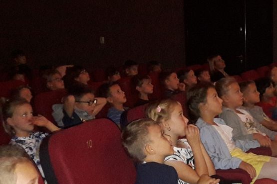  Grafika #2: Wyjście do kina Fregata grafika