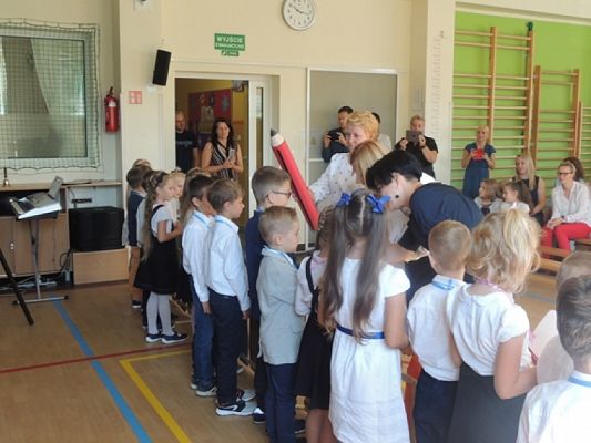  Grafika #4: Pasowanie na ucznia grafika