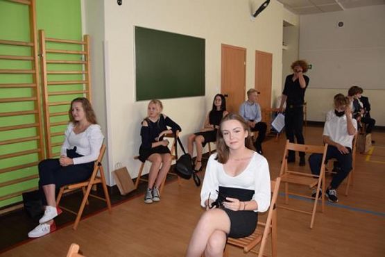  Grafika #5: Zakończenie roku szkolnego 2019/2020 oraz pożegnanie absolwentów grafika