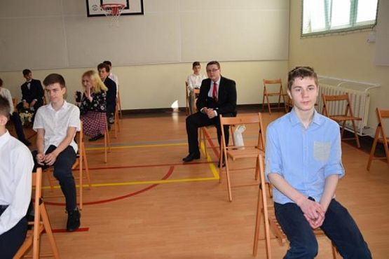  Grafika #6: Zakończenie roku szkolnego 2019/2020 oraz pożegnanie absolwentów grafika