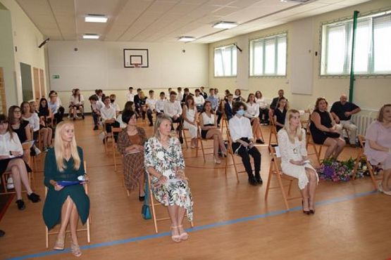  Grafika #10: Zakończenie roku szkolnego 2019/2020 oraz pożegnanie absolwentów grafika