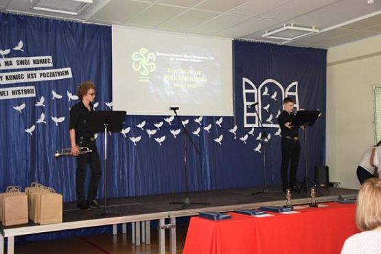  Grafika #19: Zakończenie roku szkolnego 2019/2020 oraz pożegnanie absolwentów grafika