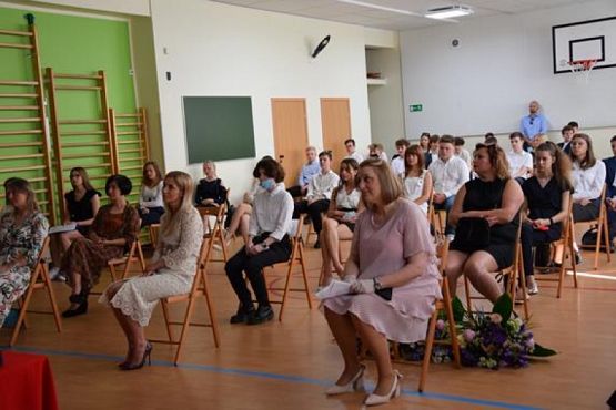  Grafika #23: Zakończenie roku szkolnego 2019/2020 oraz pożegnanie absolwentów grafika