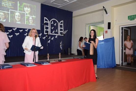  Grafika #24: Zakończenie roku szkolnego 2019/2020 oraz pożegnanie absolwentów grafika