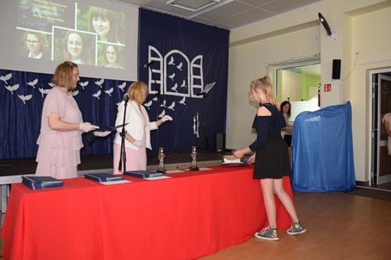  Grafika #25: Zakończenie roku szkolnego 2019/2020 oraz pożegnanie absolwentów grafika