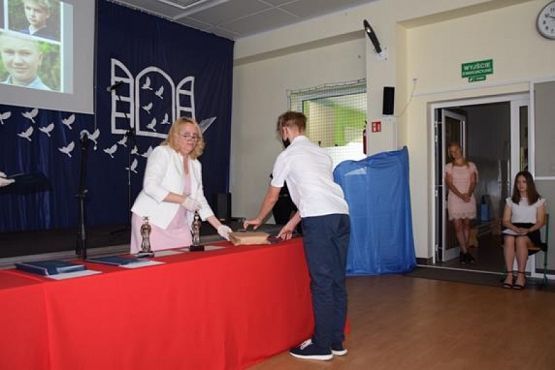  Grafika #30: Zakończenie roku szkolnego 2019/2020 oraz pożegnanie absolwentów grafika