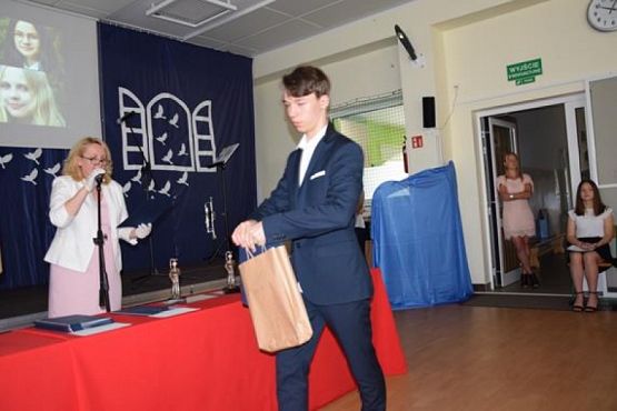  Grafika #31: Zakończenie roku szkolnego 2019/2020 oraz pożegnanie absolwentów grafika