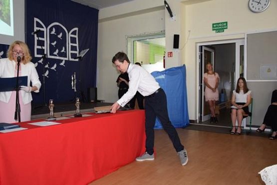  Grafika #32: Zakończenie roku szkolnego 2019/2020 oraz pożegnanie absolwentów grafika