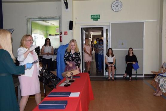  Grafika #33: Zakończenie roku szkolnego 2019/2020 oraz pożegnanie absolwentów grafika