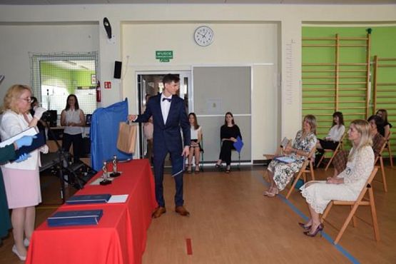  Grafika #35: Zakończenie roku szkolnego 2019/2020 oraz pożegnanie absolwentów grafika