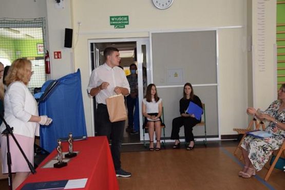  Grafika #36: Zakończenie roku szkolnego 2019/2020 oraz pożegnanie absolwentów grafika