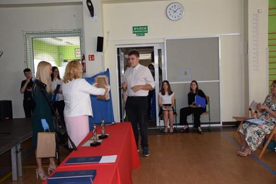  Grafika #37: Zakończenie roku szkolnego 2019/2020 oraz pożegnanie absolwentów grafika