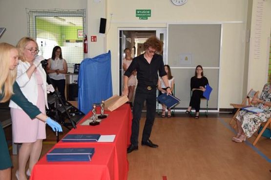  Grafika #39: Zakończenie roku szkolnego 2019/2020 oraz pożegnanie absolwentów grafika