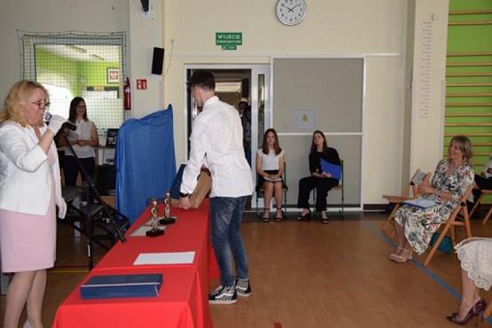  Grafika #41: Zakończenie roku szkolnego 2019/2020 oraz pożegnanie absolwentów grafika